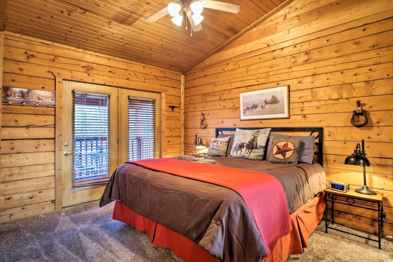 Cabin-Style Studio Right Off The Branson Strip! Apartment Luaran gambar