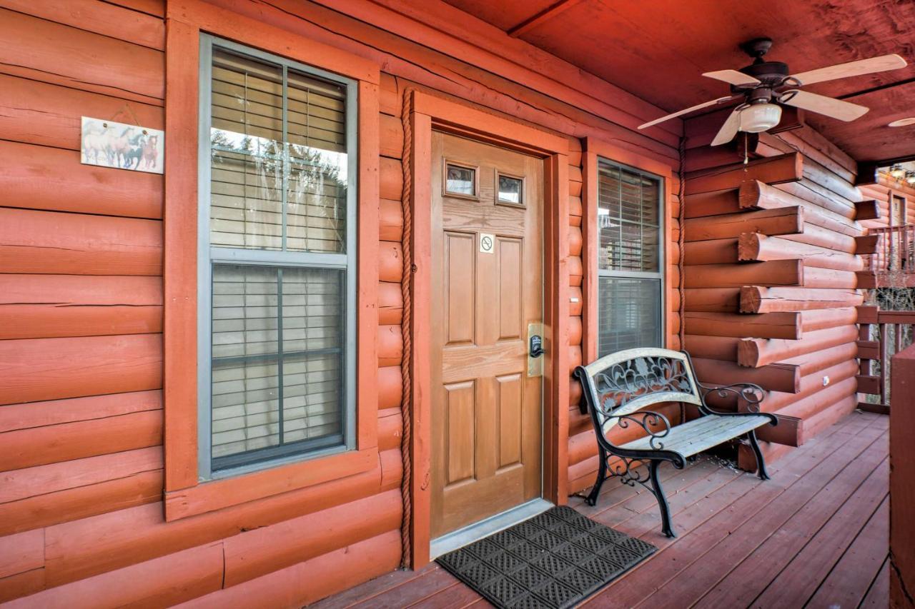 Cabin-Style Studio Right Off The Branson Strip! Apartment Luaran gambar