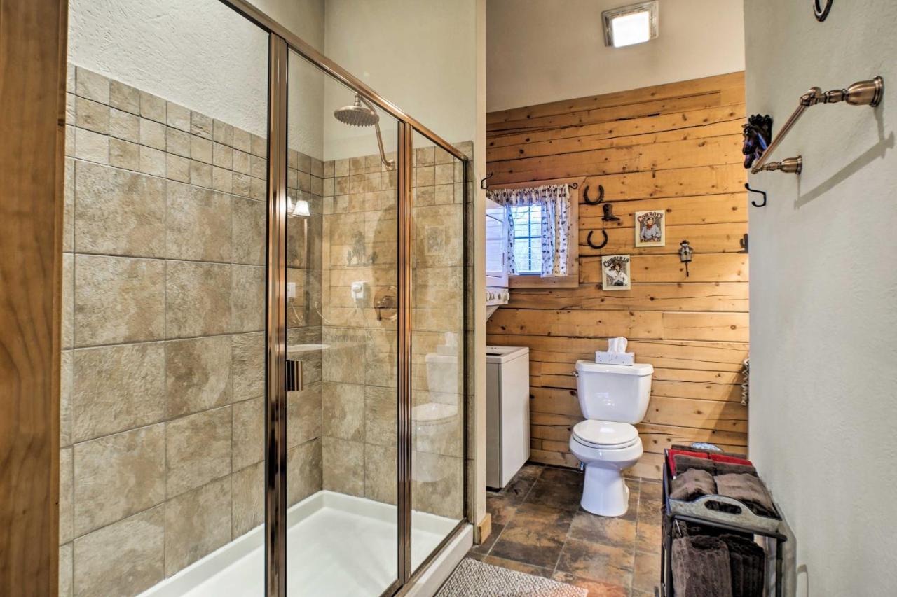 Cabin-Style Studio Right Off The Branson Strip! Apartment Luaran gambar